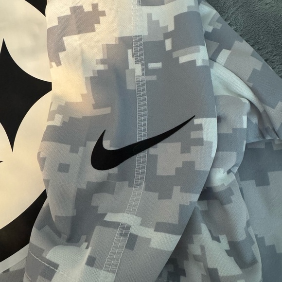 Nike Salute to Service Pittsburgh Steelers Hoodie - Picture 5 of 5
